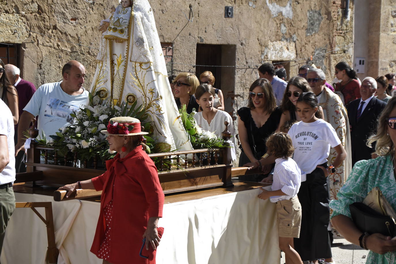 Homenaje a «Quini» en la festividad de la Virgen del Rosario de Miróbriga