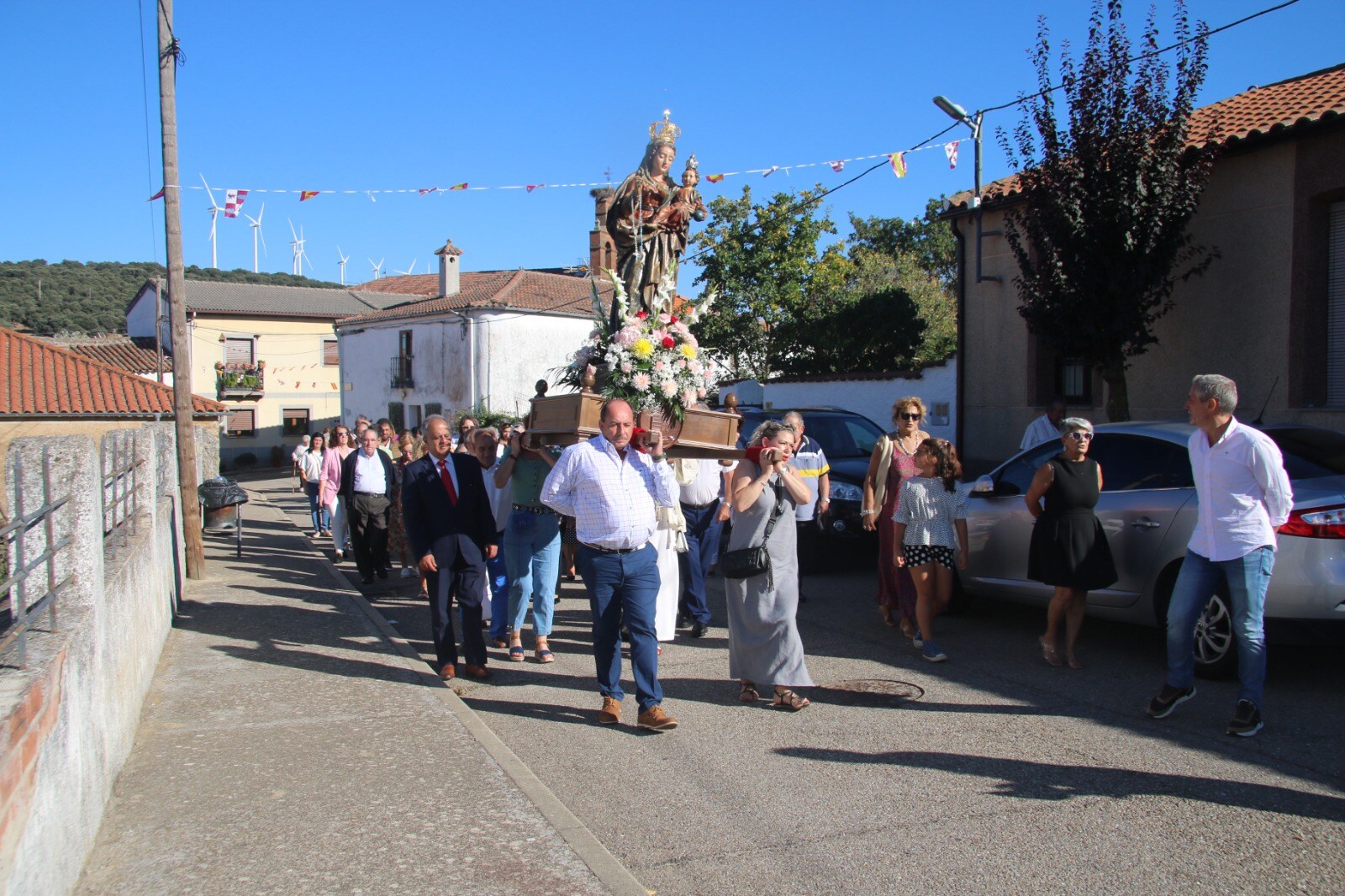 Música de tamboril para honrar a la Virgen del Rosario en Las Veguillas