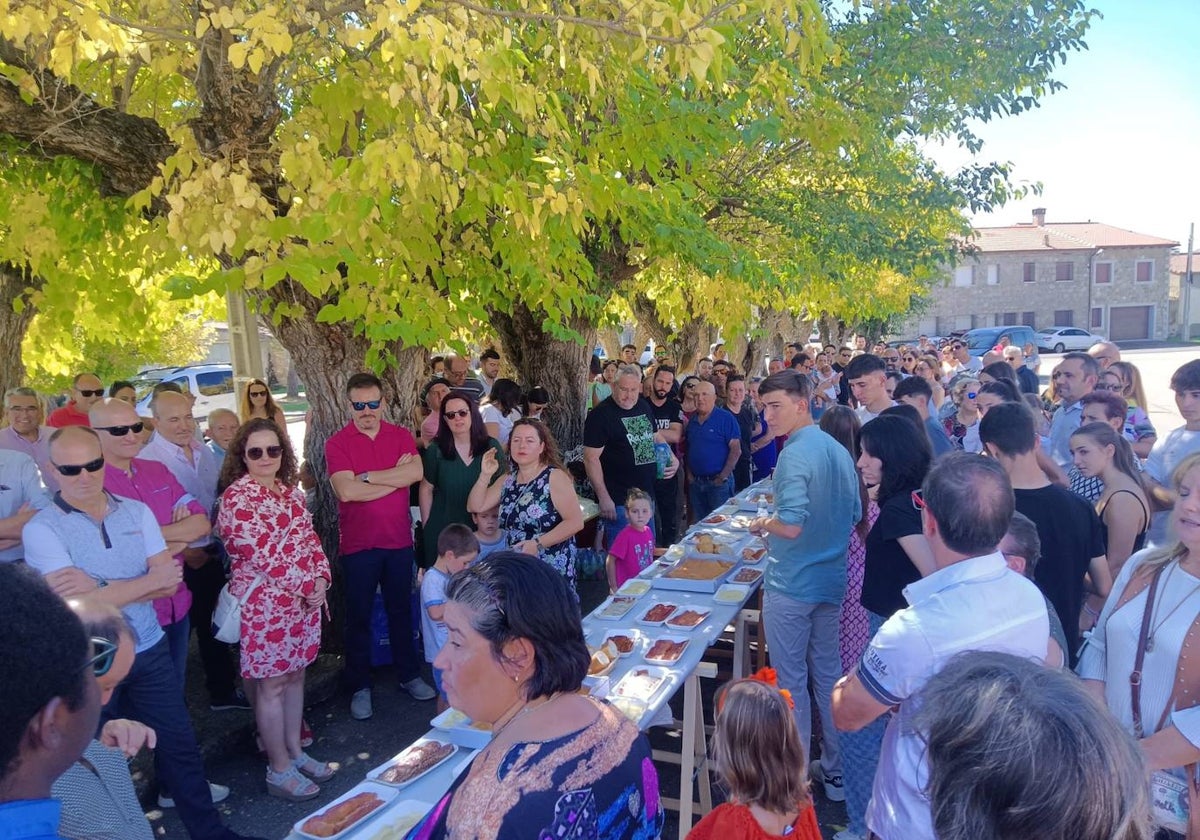 Navamorales despide sus fiestas de la Virgen del Rosario