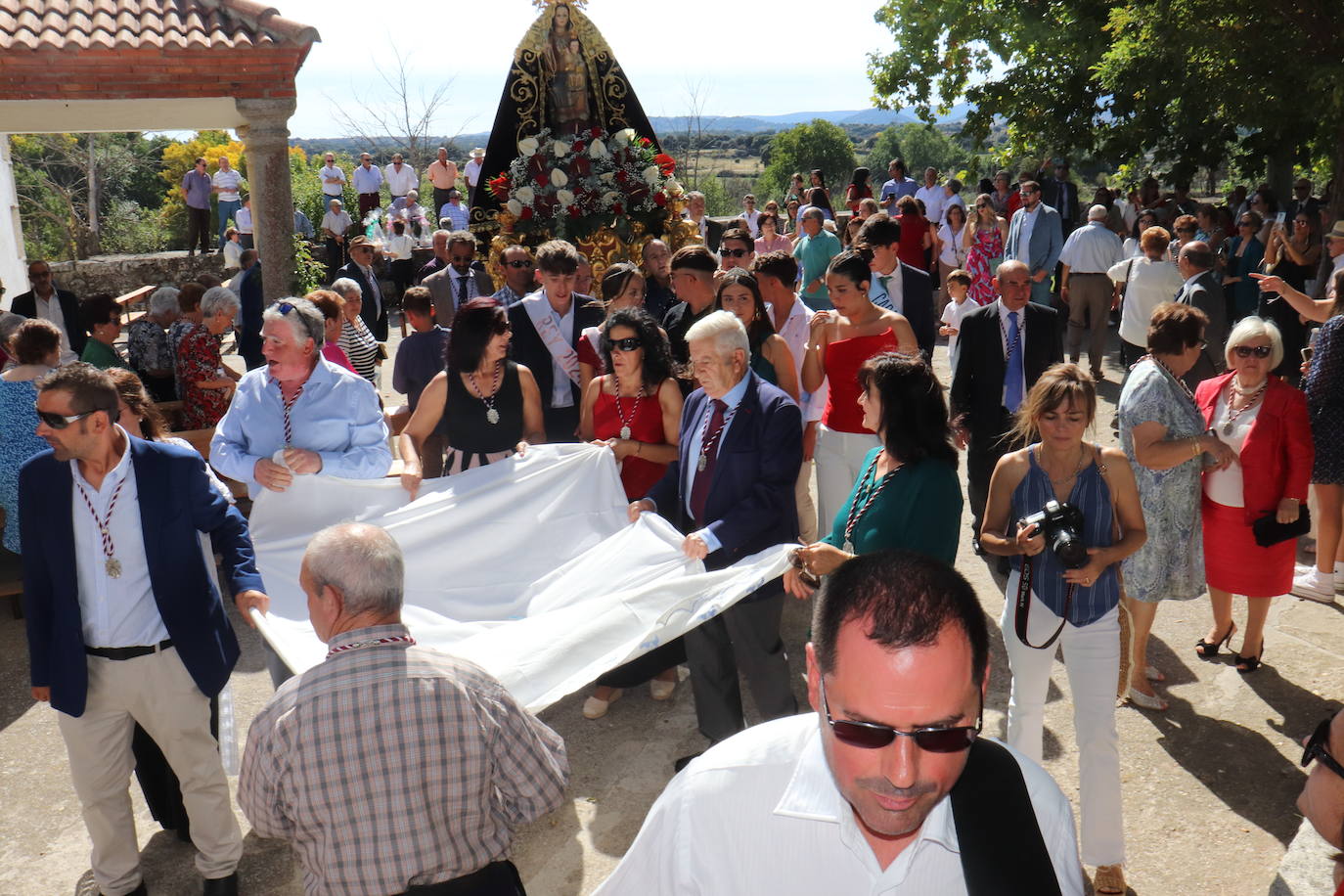 Santibáñez de Béjar se rinde ante la Virgen de Valparaíso