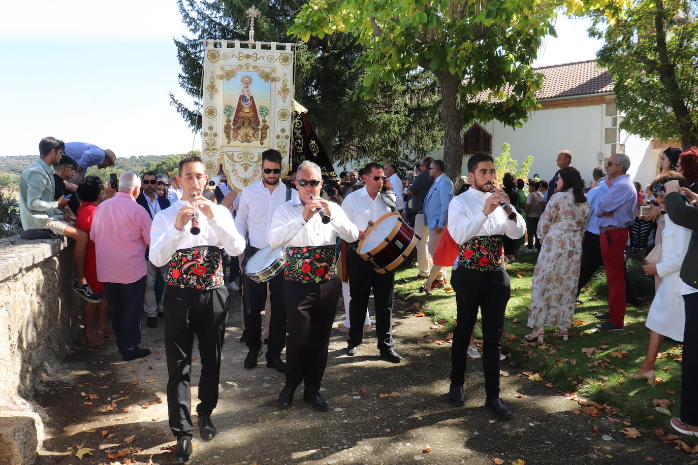 Santibáñez de Béjar se rinde ante la Virgen de Valparaíso