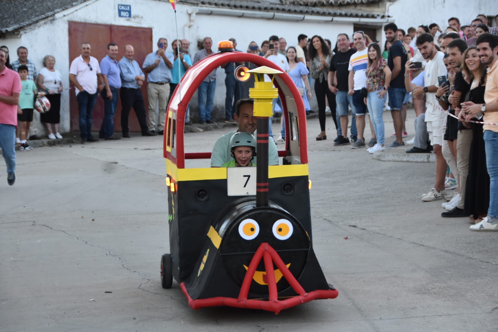 Jenni, Rubiales y un váter, en los &#039;Autos locos&#039; de Aldehuela