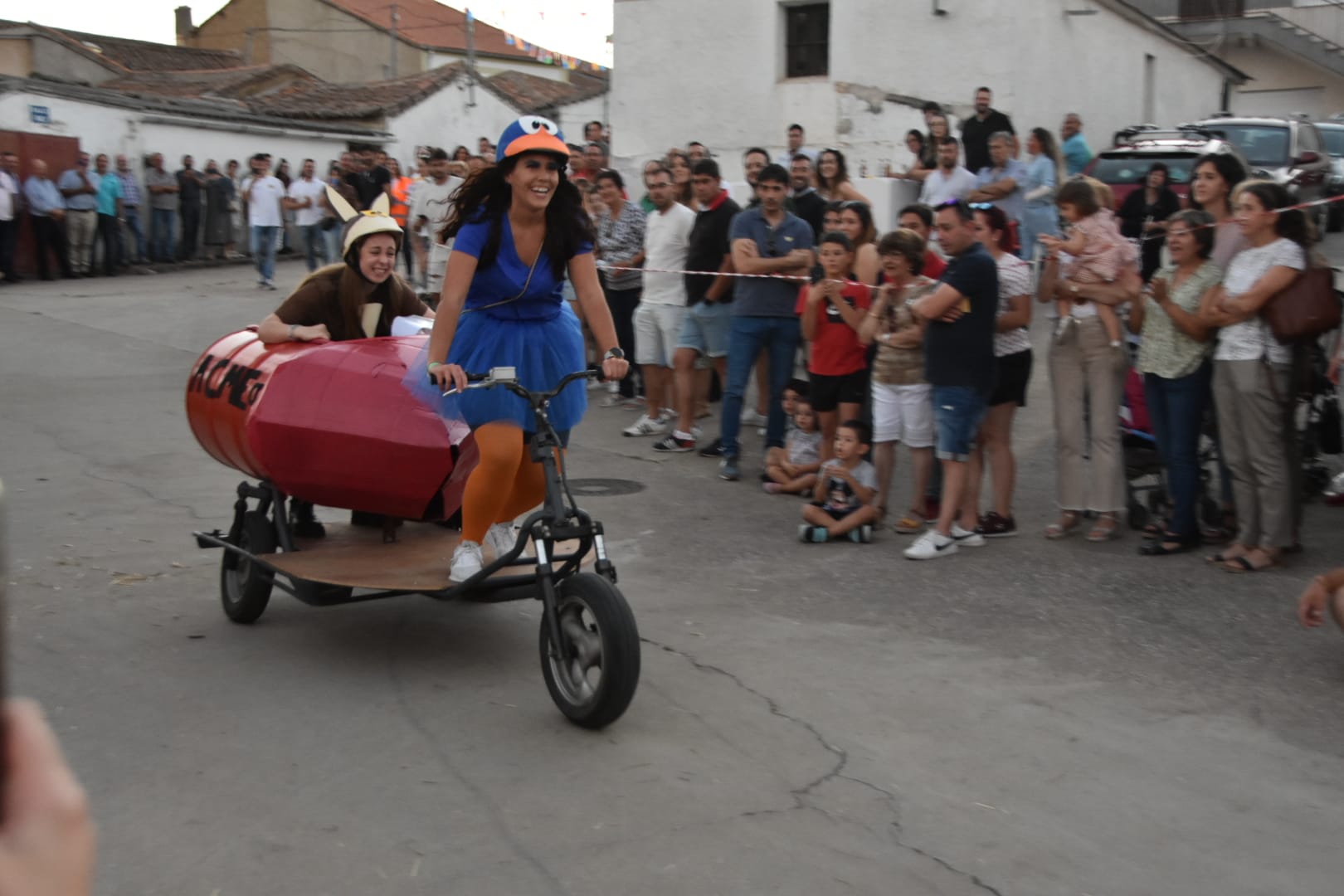 Jenni, Rubiales y un váter, en los &#039;Autos locos&#039; de Aldehuela