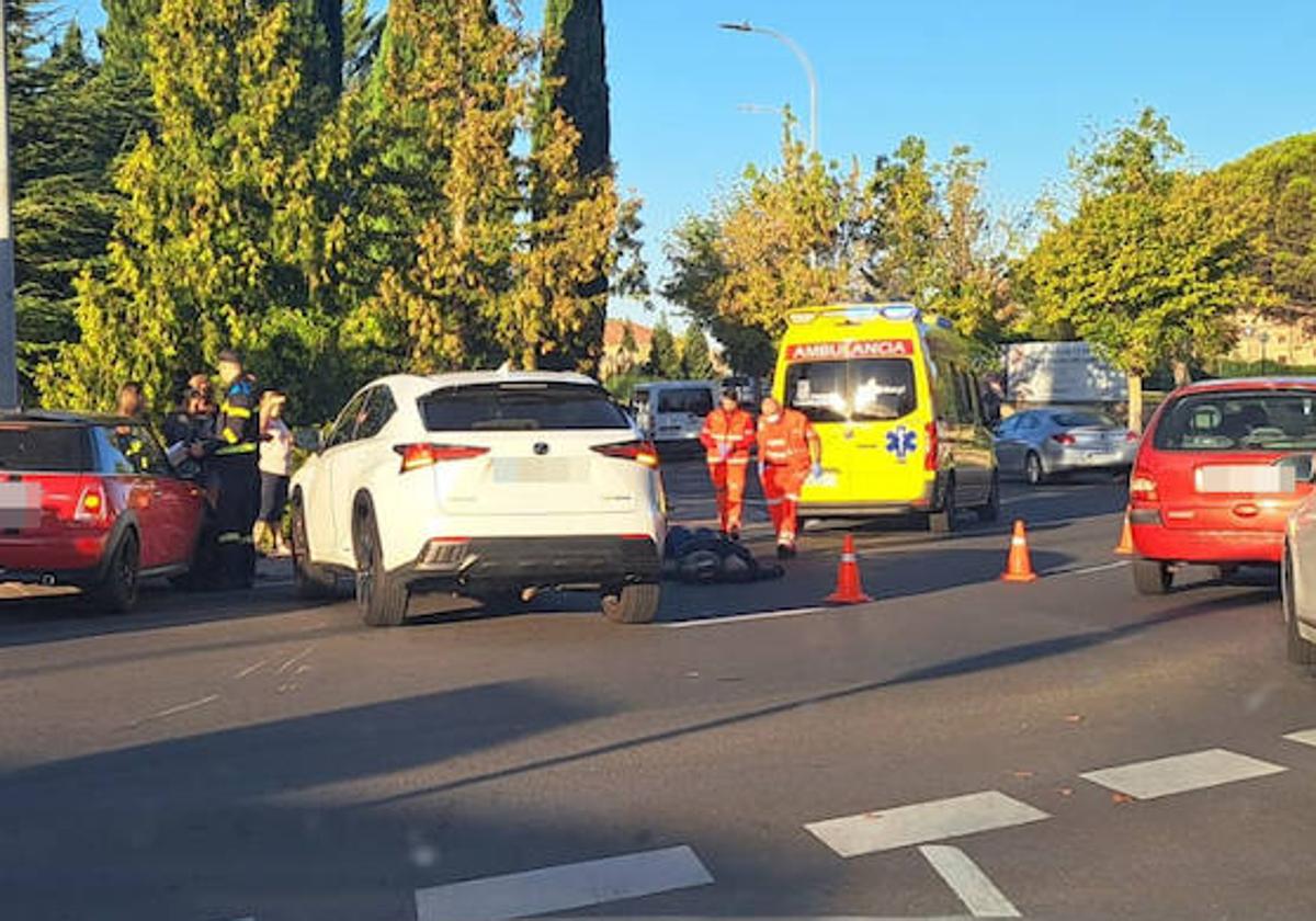 Un motorista herido tras una triple colisión en la avenida de San Agustín