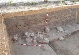 Los restos de muros de origen romano encontrados en Villamayor de Armuña.