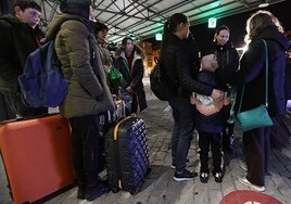 Refugiados en una estación.