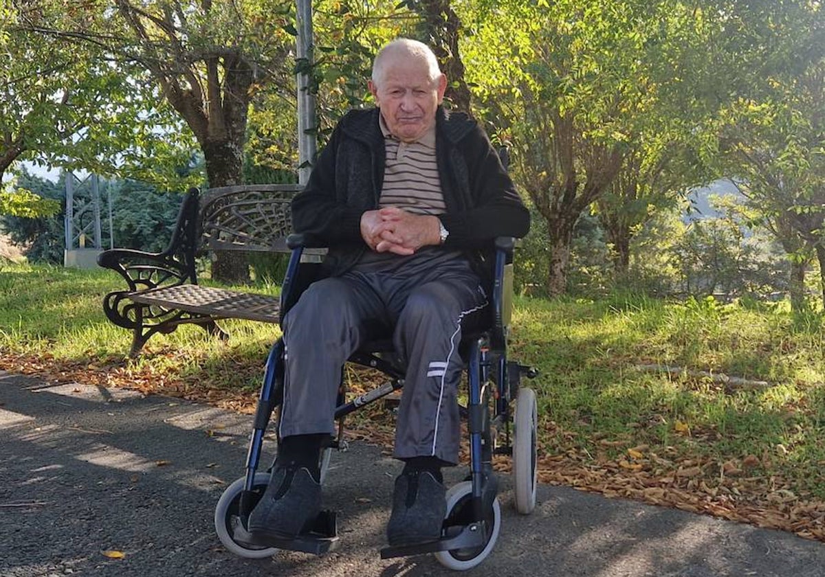 Ángel Sánchez Muñoz cumplió 104 años en la residencia de El Cerro, su pueblo, donde vive.