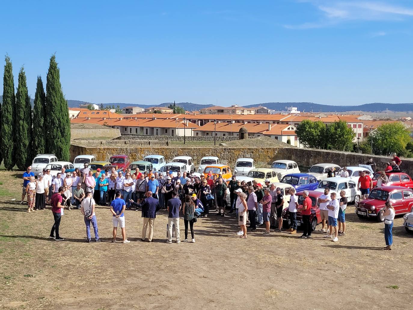 Los clásicos “Seat 600” toman Ciudad Rodrigo