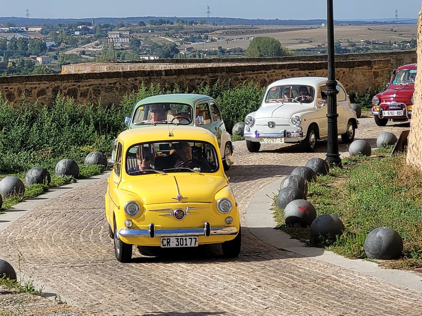 Los clásicos “Seat 600” toman Ciudad Rodrigo