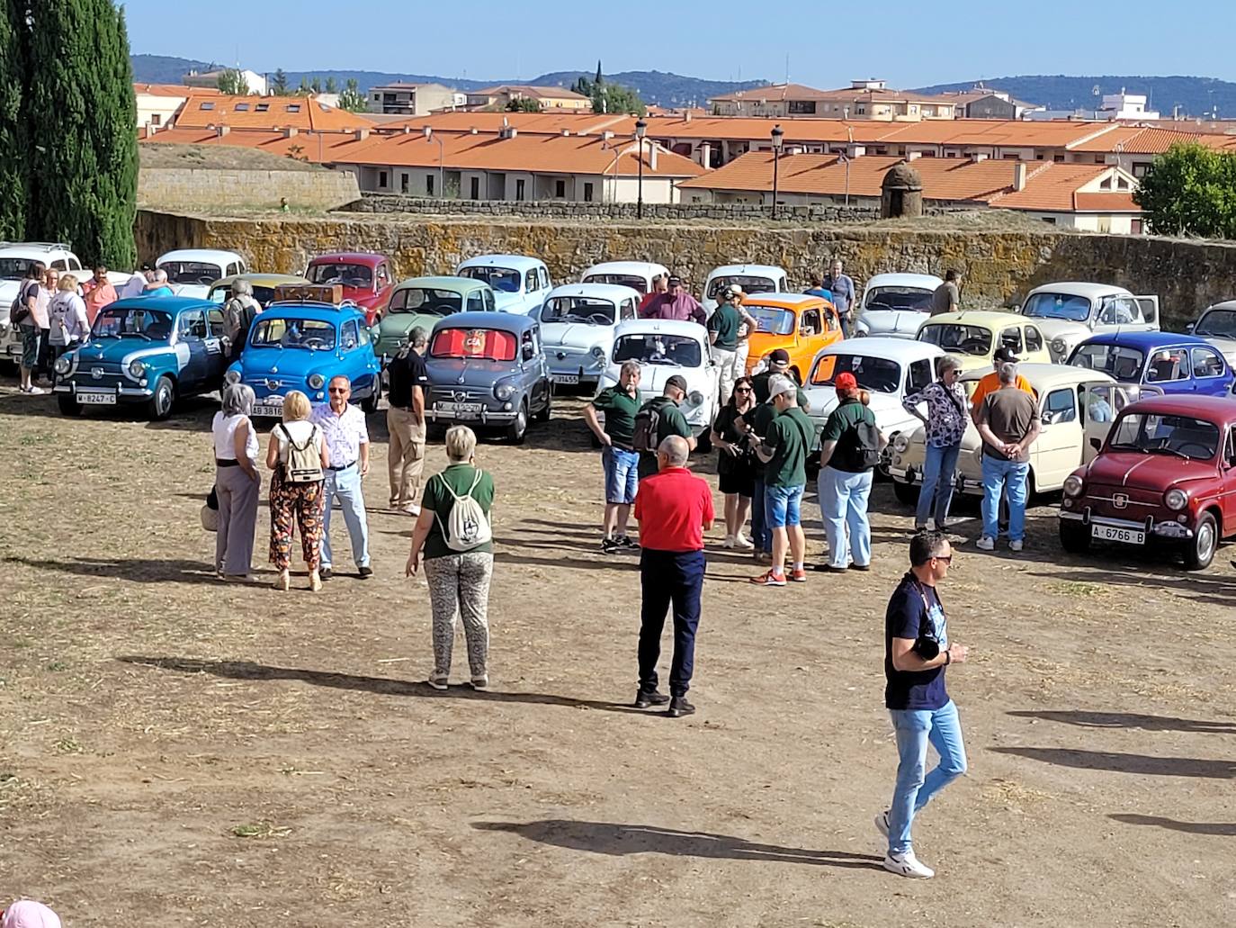 Los clásicos “Seat 600” toman Ciudad Rodrigo