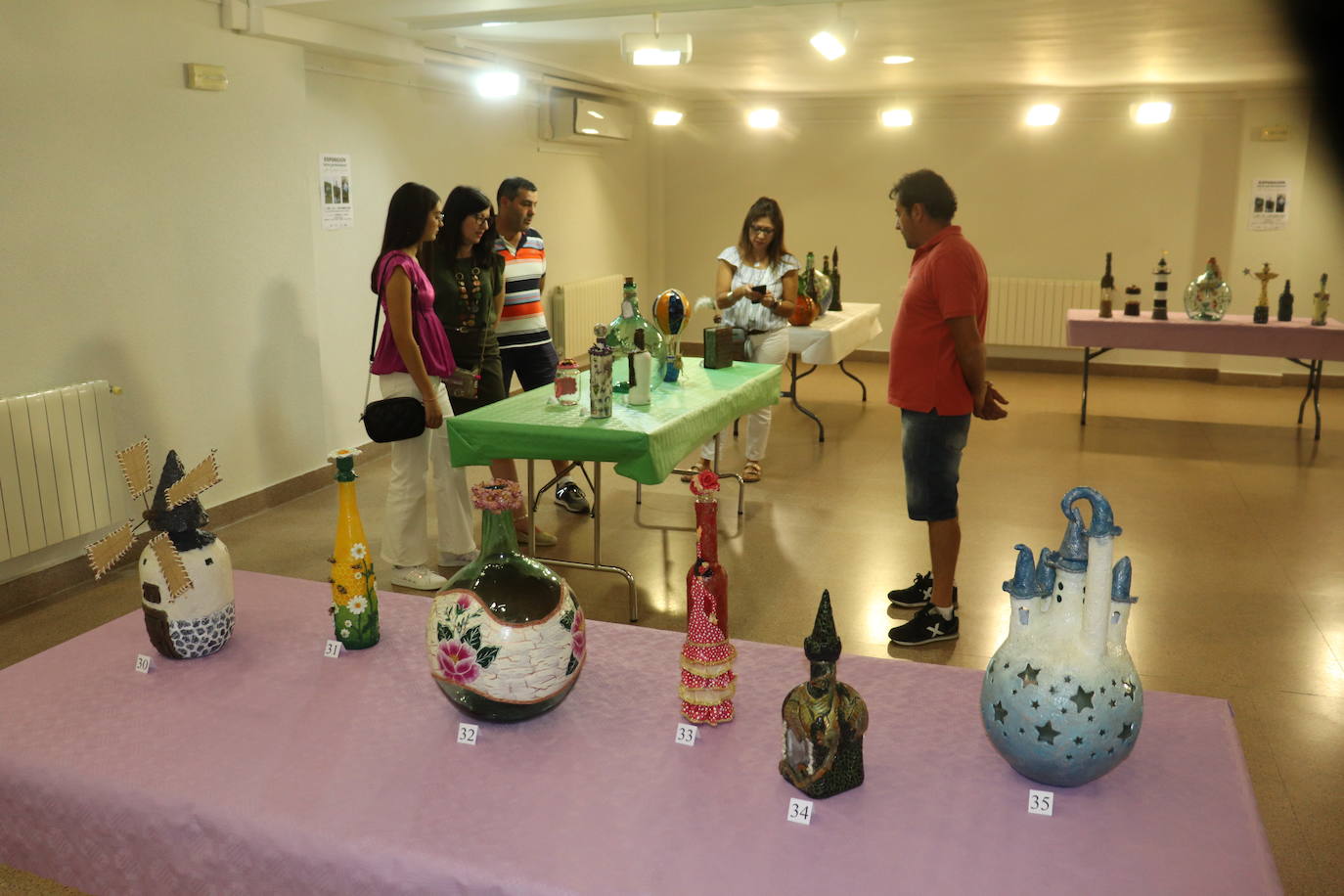 Botellas decoradas, la muestra que visitar en Guijuelo