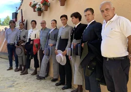 Luis Francisco Martín (alcalde de Béjar), Salvador Ruano, Juan del Álamo, Javier Iglesias (presidente de la Diputación), Raquel Martín, Manuel Diosleguarde, Antonio Grande, Alejandro Mora y el diputado Jesús María Ortiz.