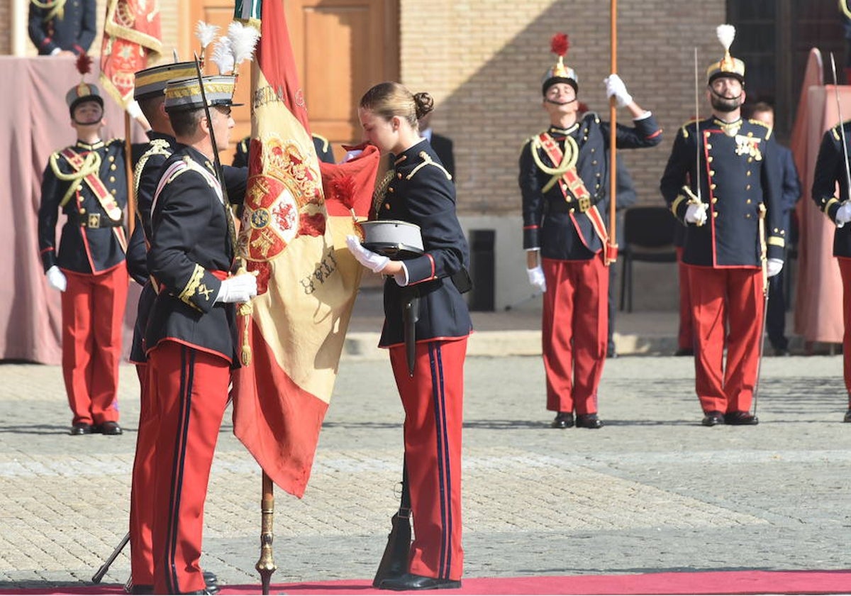 El suspiro de la Reina Letizia en la jura de bandera de la princesa Leonor