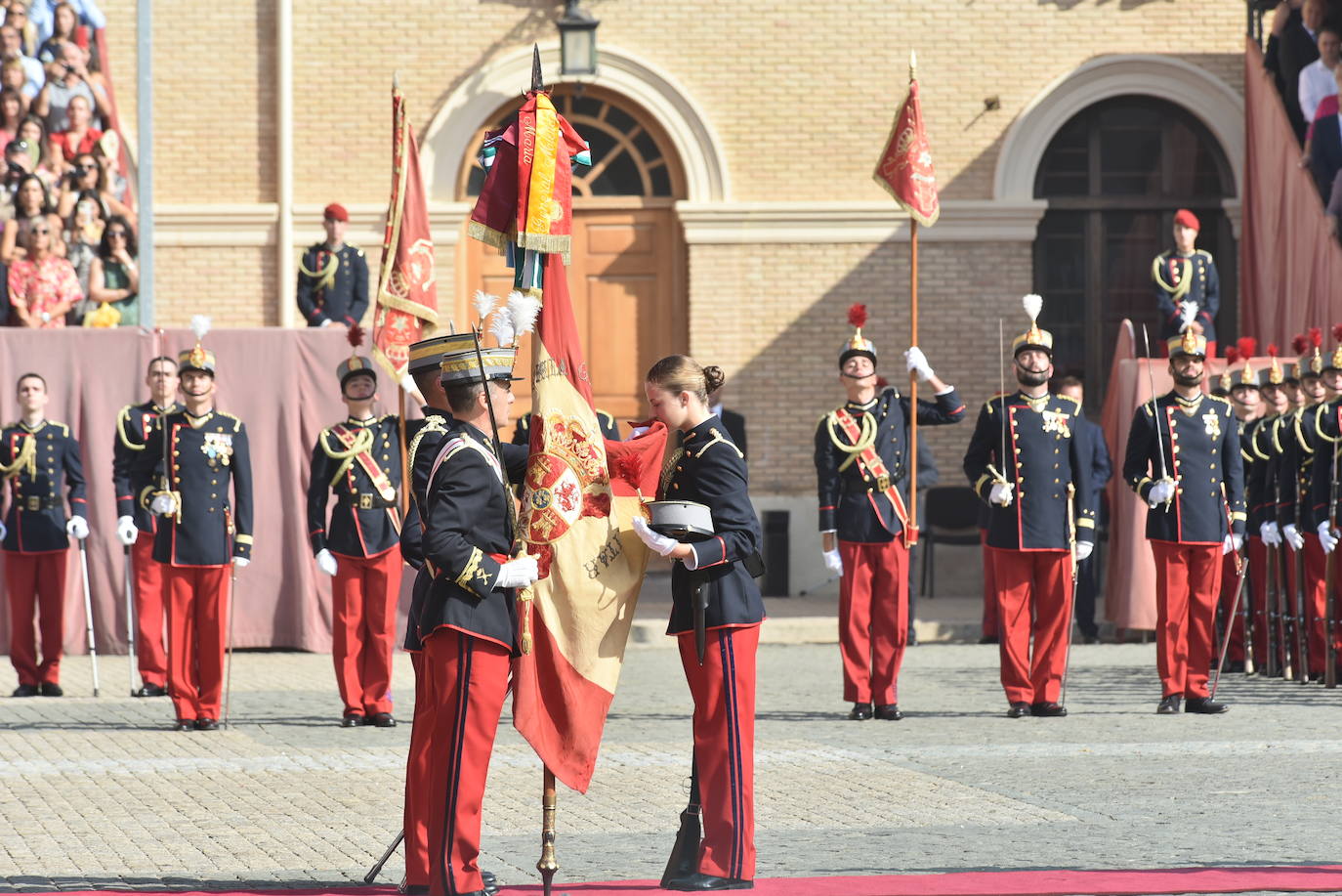 El suspiro de la Reina Letizia en la jura de bandera de la princesa Leonor