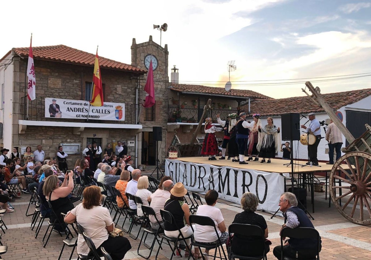 Gaitas y tamboriles en honor a Andrés Calles en Guadramiro