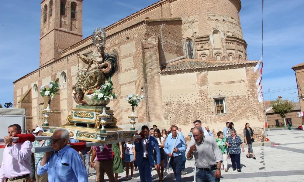 Bailes para la Virgen del Rosario en Rágama