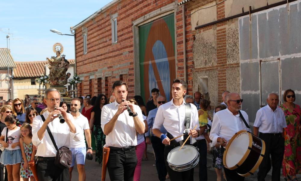 Bailes para la Virgen del Rosario en Rágama