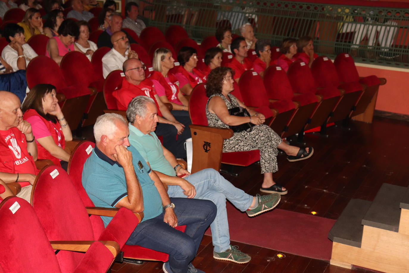 Los bejaranos se suman a la presentación de la Asociación Bejarana contra el cáncer