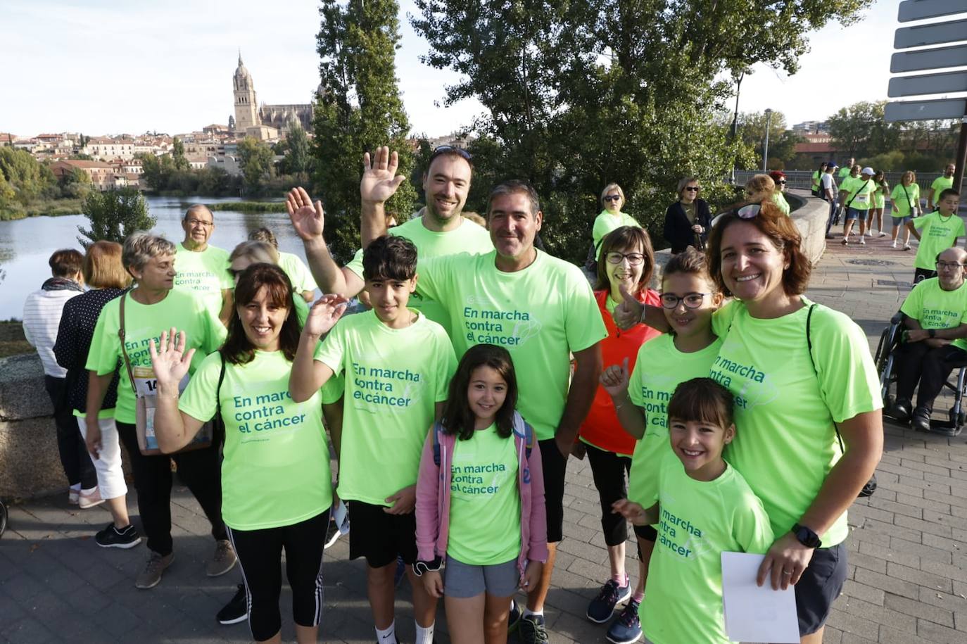 15.000 personas tiñen Salamanca de verde esperanza en la lucha contra el cáncer