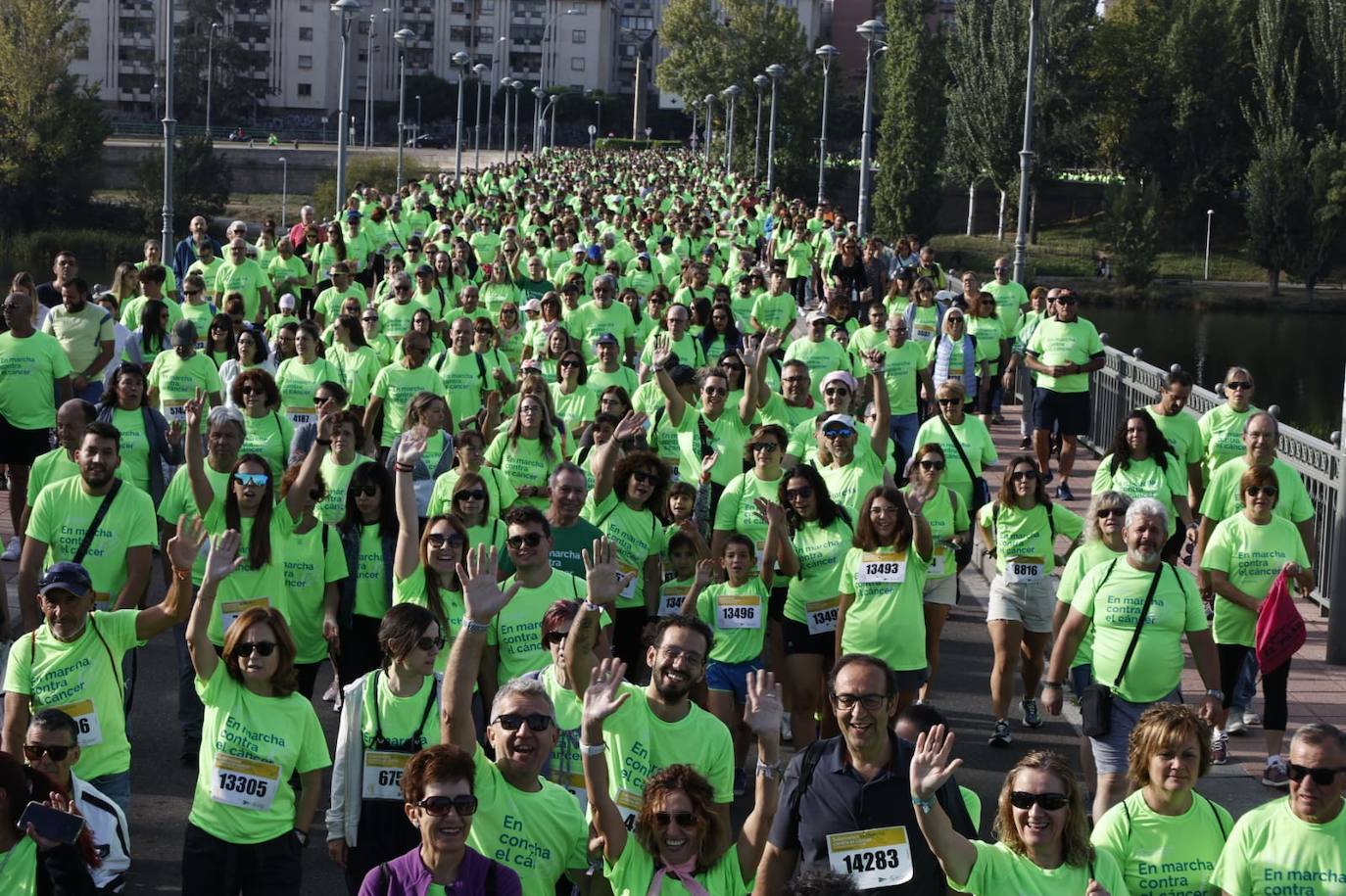 15.000 personas tiñen Salamanca de verde esperanza en la lucha contra el cáncer