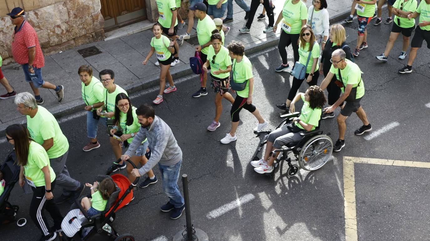 15.000 personas tiñen Salamanca de verde esperanza en la lucha contra el cáncer