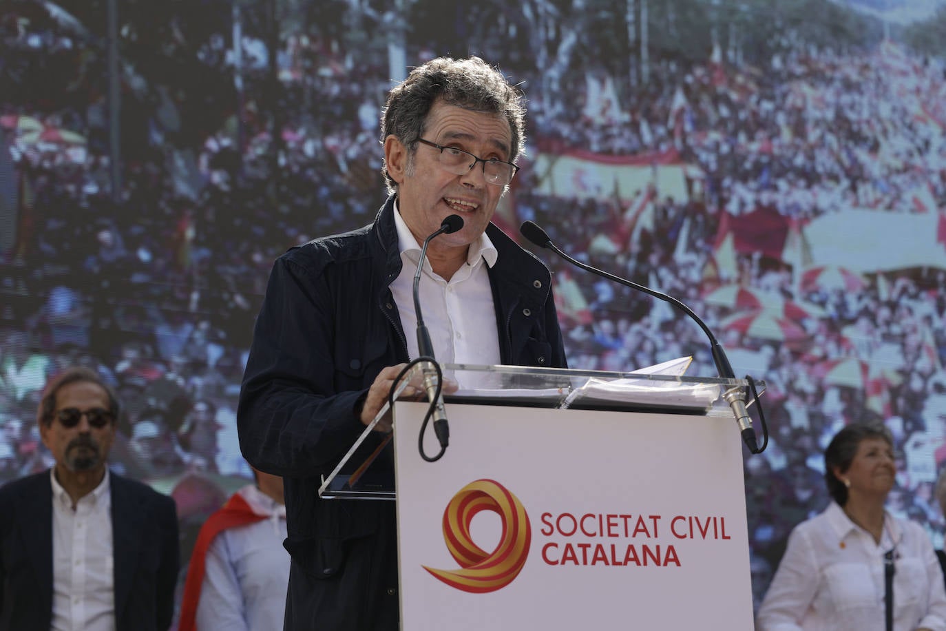 Los ingeniosos mensajes de la pancartas de la manifestación contra la amnistía en Barcelona