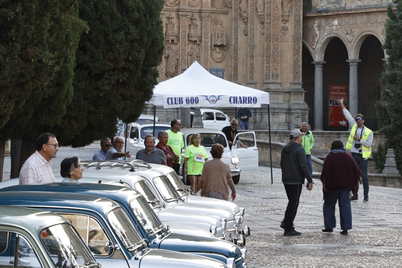 La nostalgia de los Seat 600 inunda las calles de Salamanca