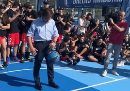 La «tragedia» de Almeida: se rompe las gafas jugando al baloncesto