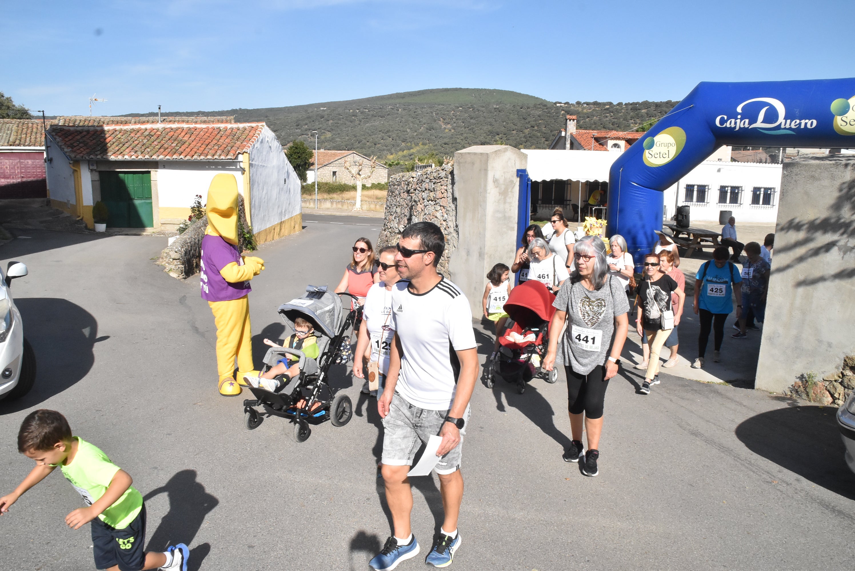 Fuentes de Béjar despide un fin de semana lleno de solidaridad y tradición