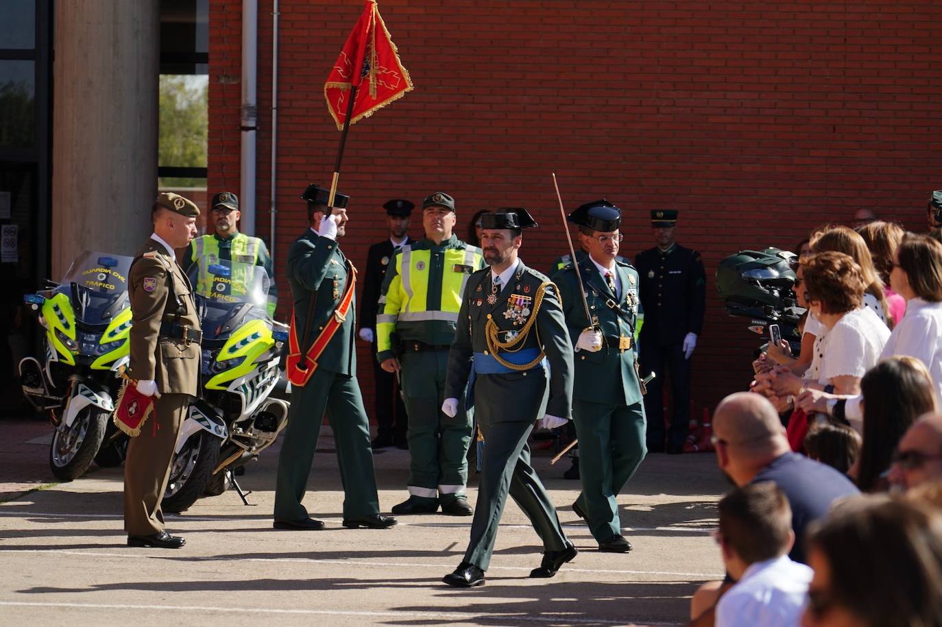 Las mejores imágenes de la celebración de la Guardia Civil en homenaje a la Virgen del Pilar