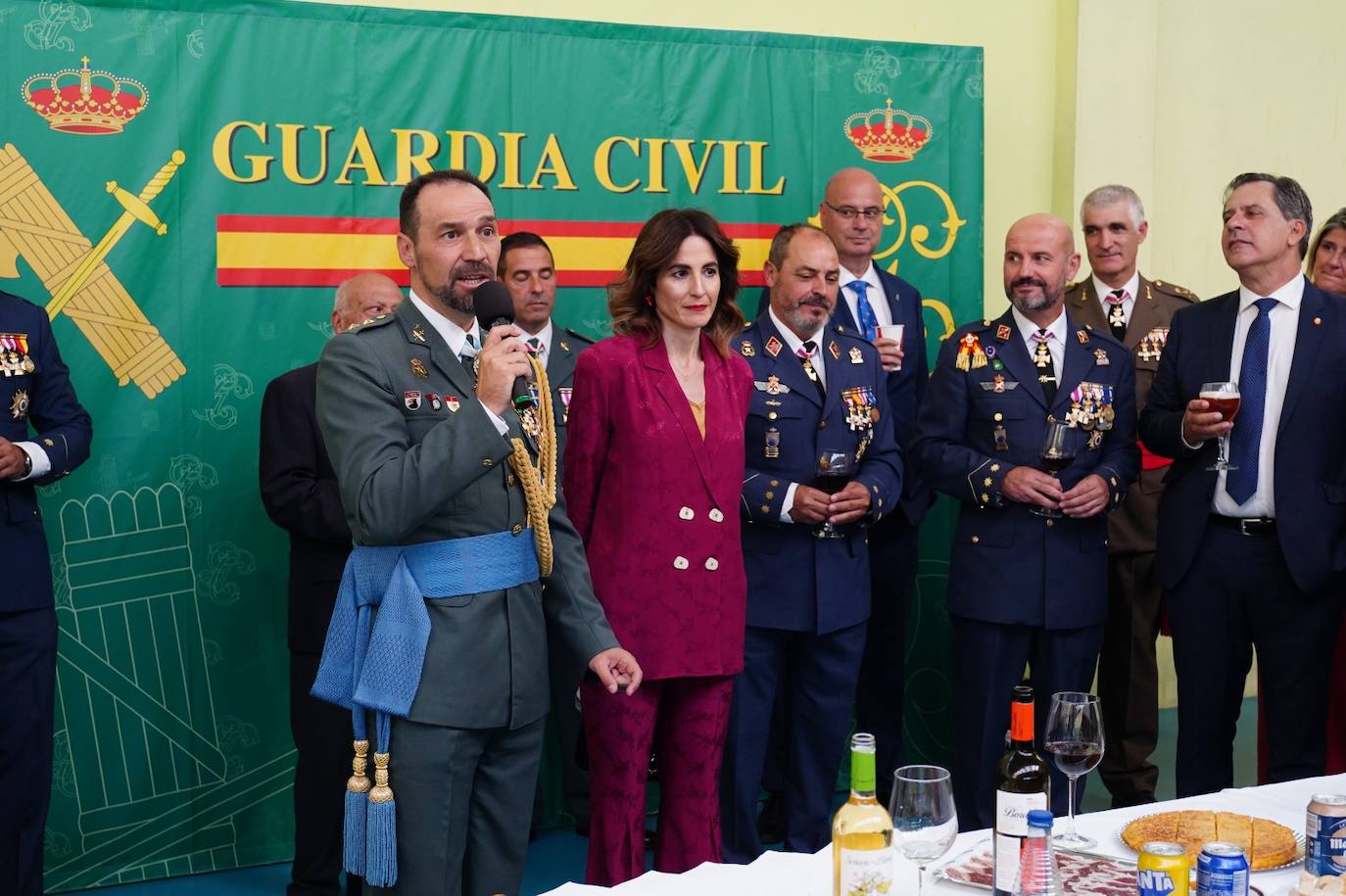 Las mejores imágenes de la celebración de la Guardia Civil en homenaje a la Virgen del Pilar