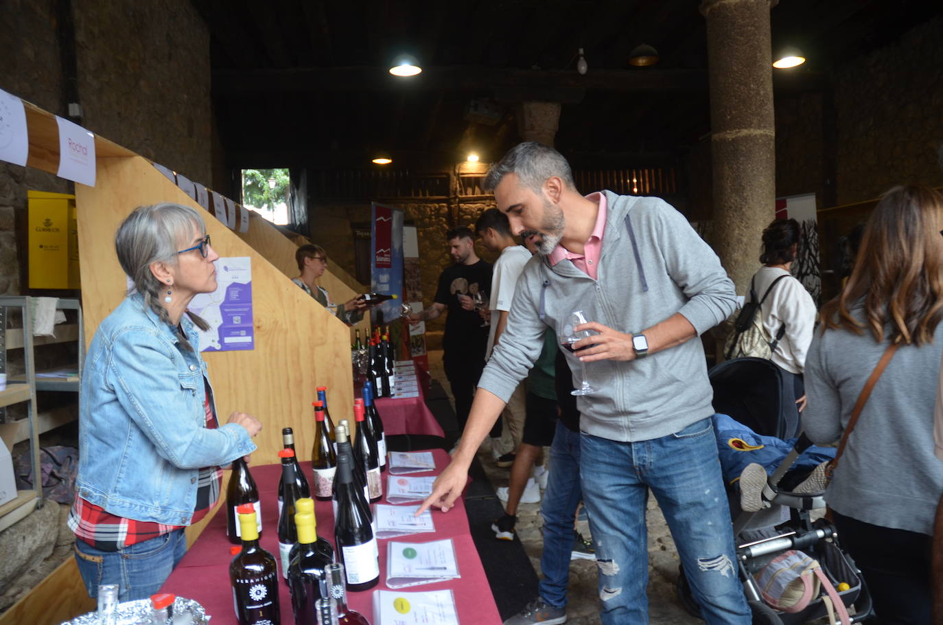 Sigue la oda al vino en San Martín del Castañar