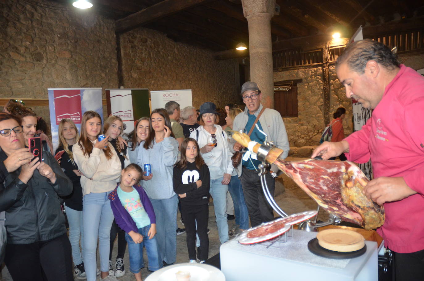 Sigue la oda al vino en San Martín del Castañar