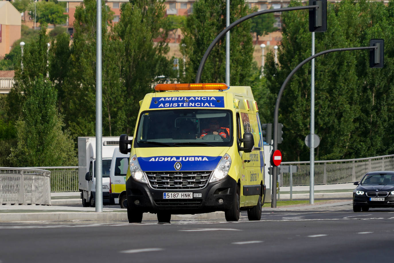 Ambulancia del Sacyl atendiendo una emergencia