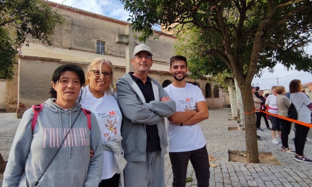 Pasos solidarios a favor de la lucha contra la esclerosis múltiple desde Villar de Gallimazo hasta Peñaranda