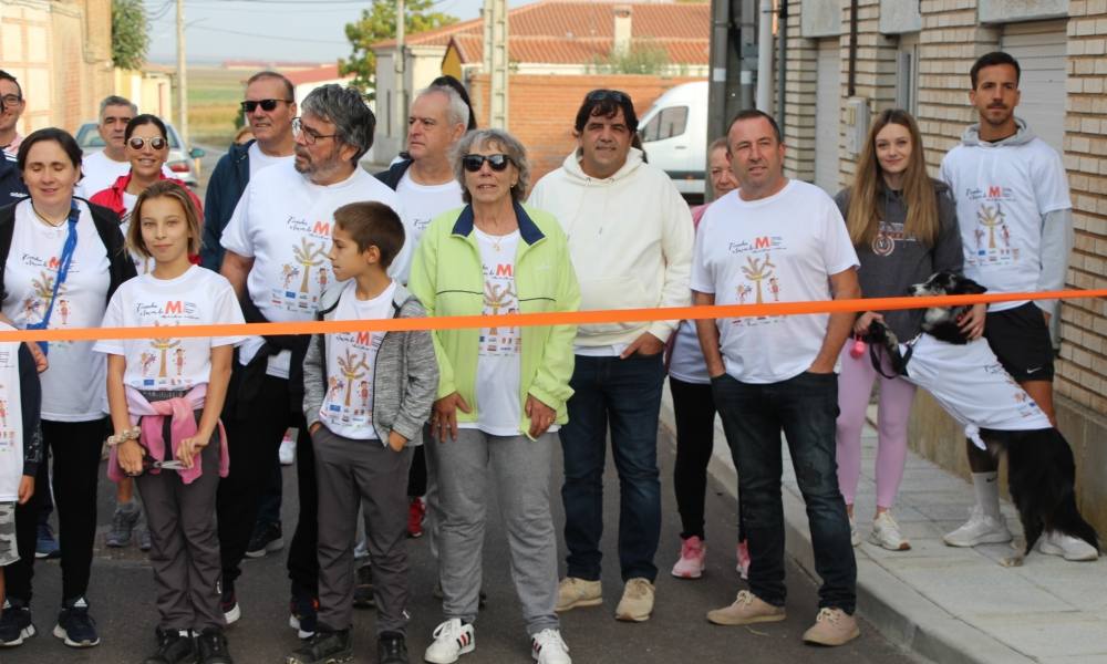 Pasos solidarios a favor de la lucha contra la esclerosis múltiple desde Villar de Gallimazo hasta Peñaranda