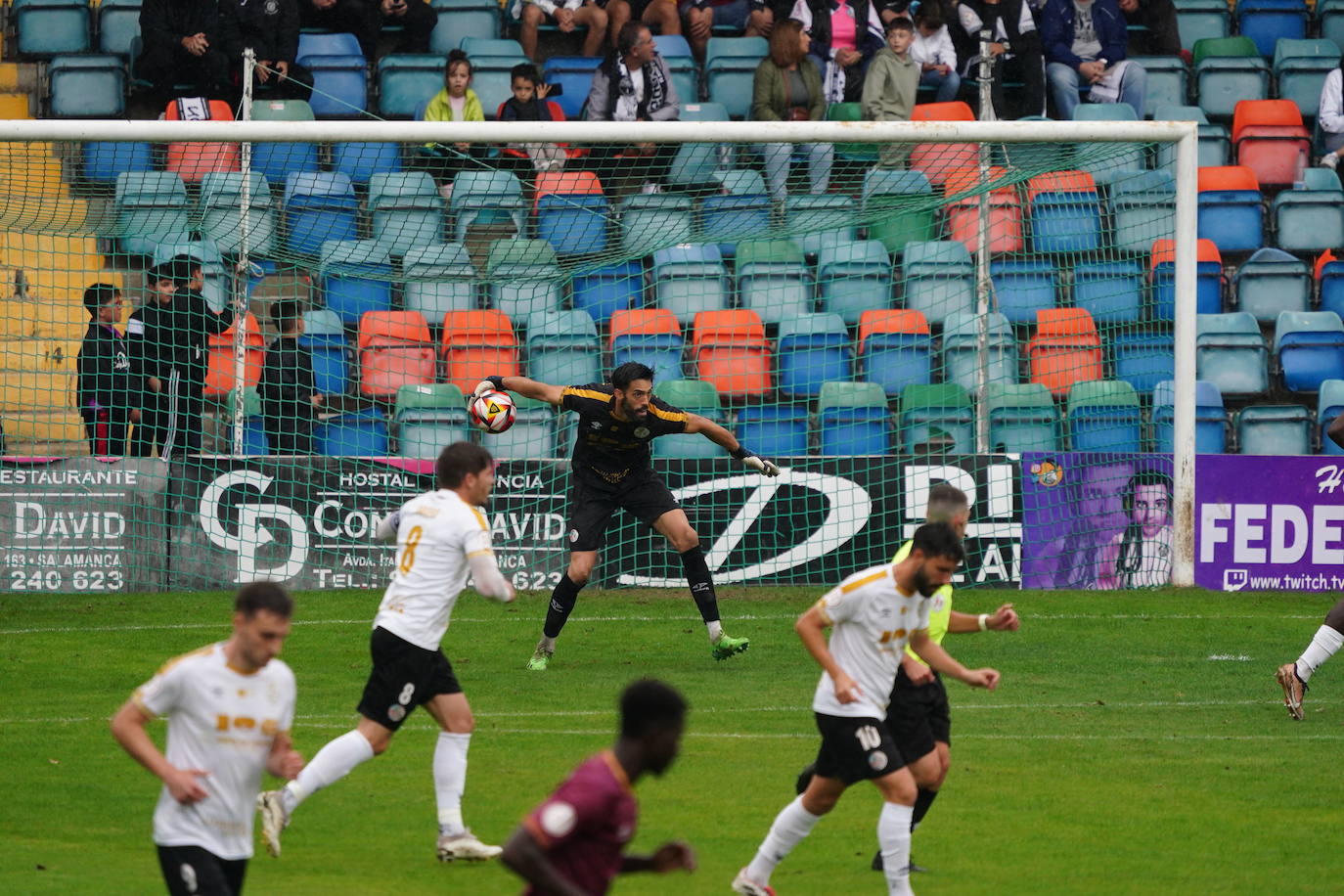 Las mejores imágenes de la derrota del Salamanca UDS frente al Real Ávila