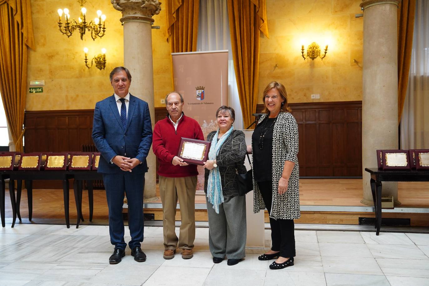 Estas son las mejores imágenes del homenaje a 43 matrimonios de Salamanca que celebran sus Bodas de Oro