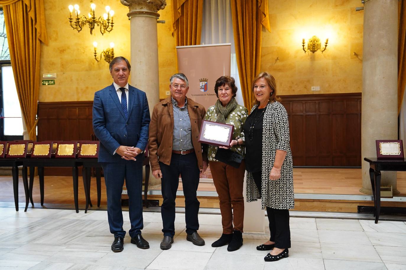 Estas son las mejores imágenes del homenaje a 43 matrimonios de Salamanca que celebran sus Bodas de Oro