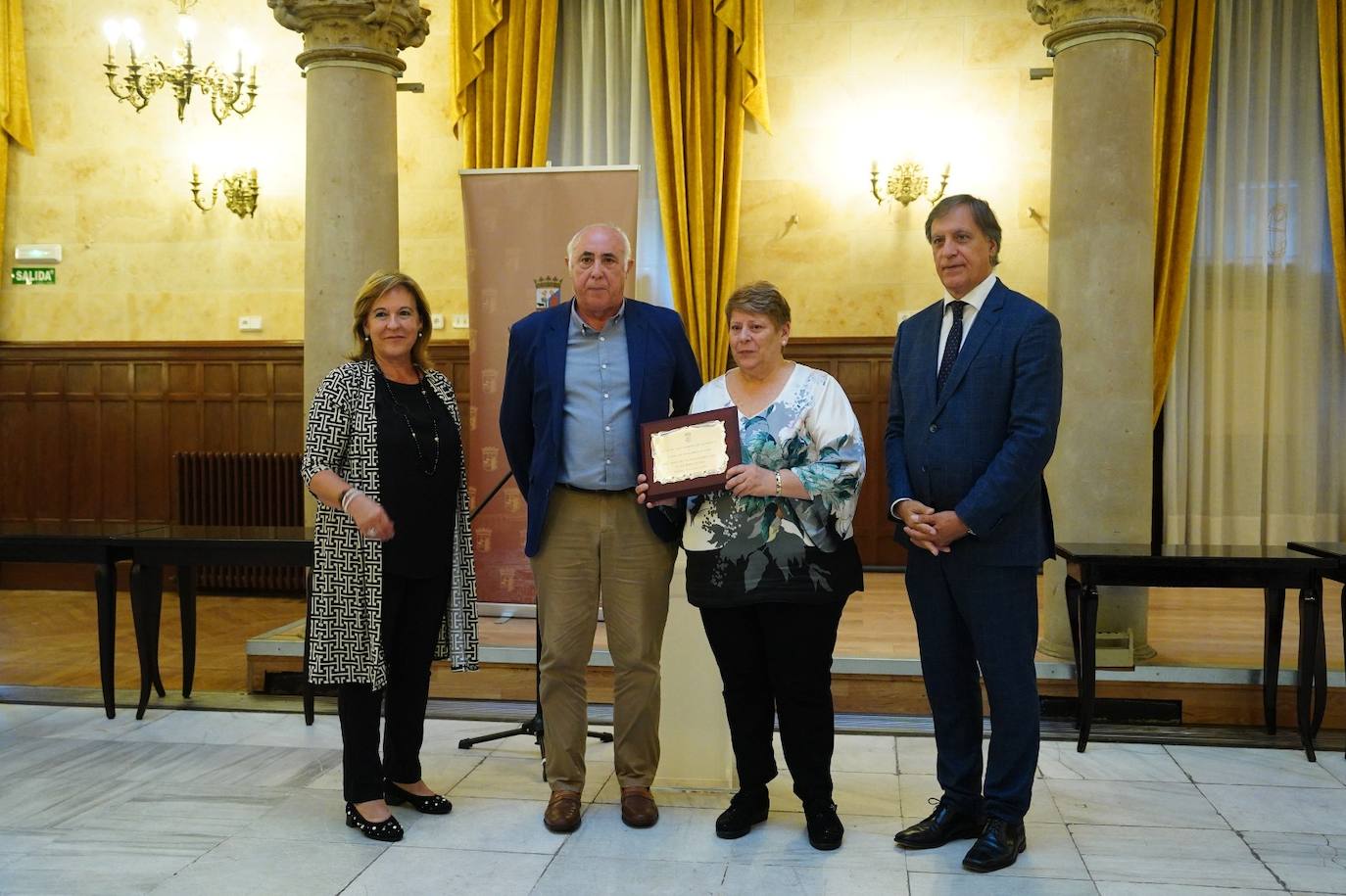 Estas son las mejores imágenes del homenaje a 43 matrimonios de Salamanca que celebran sus Bodas de Oro