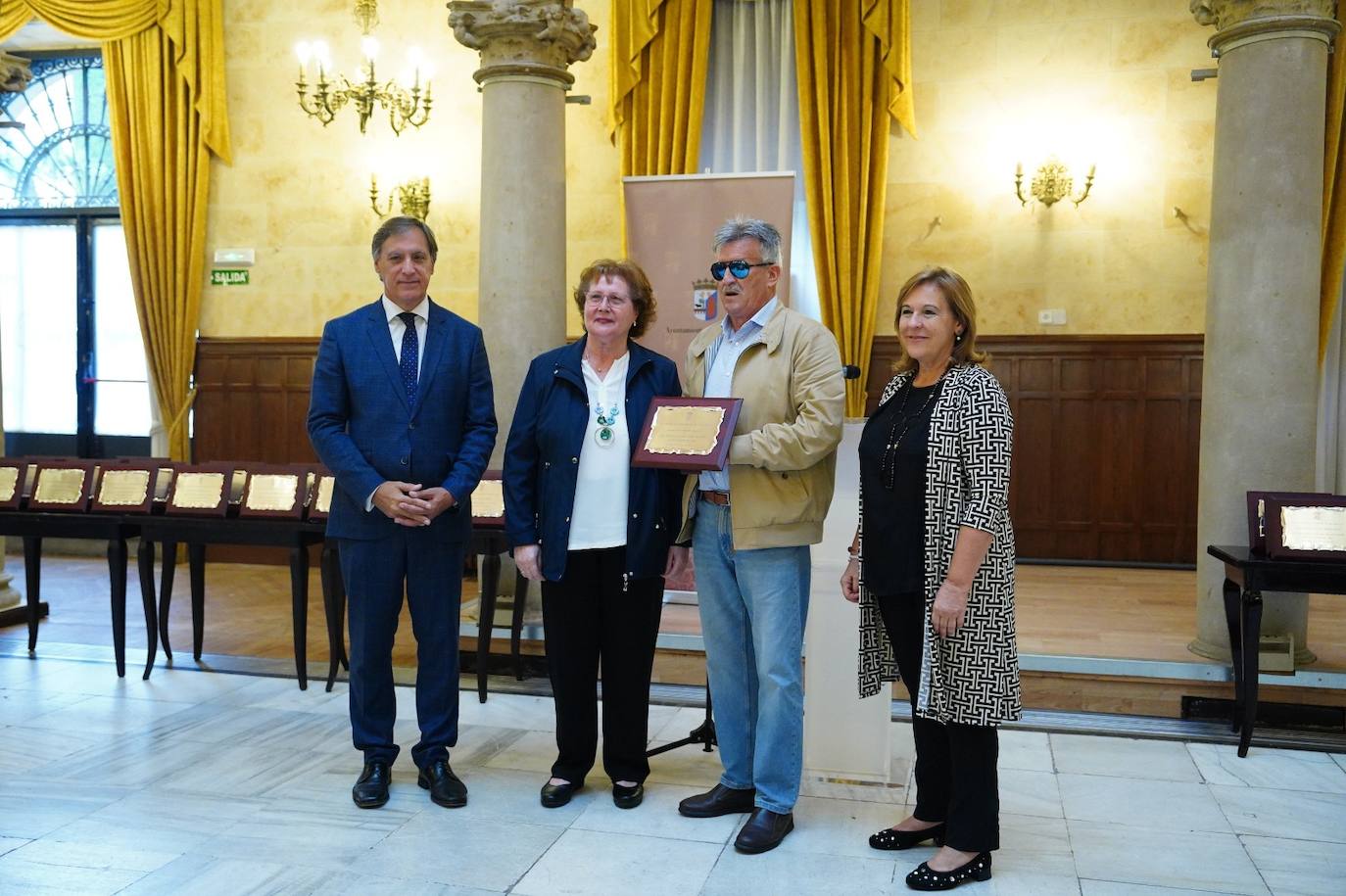 Estas son las mejores imágenes del homenaje a 43 matrimonios de Salamanca que celebran sus Bodas de Oro