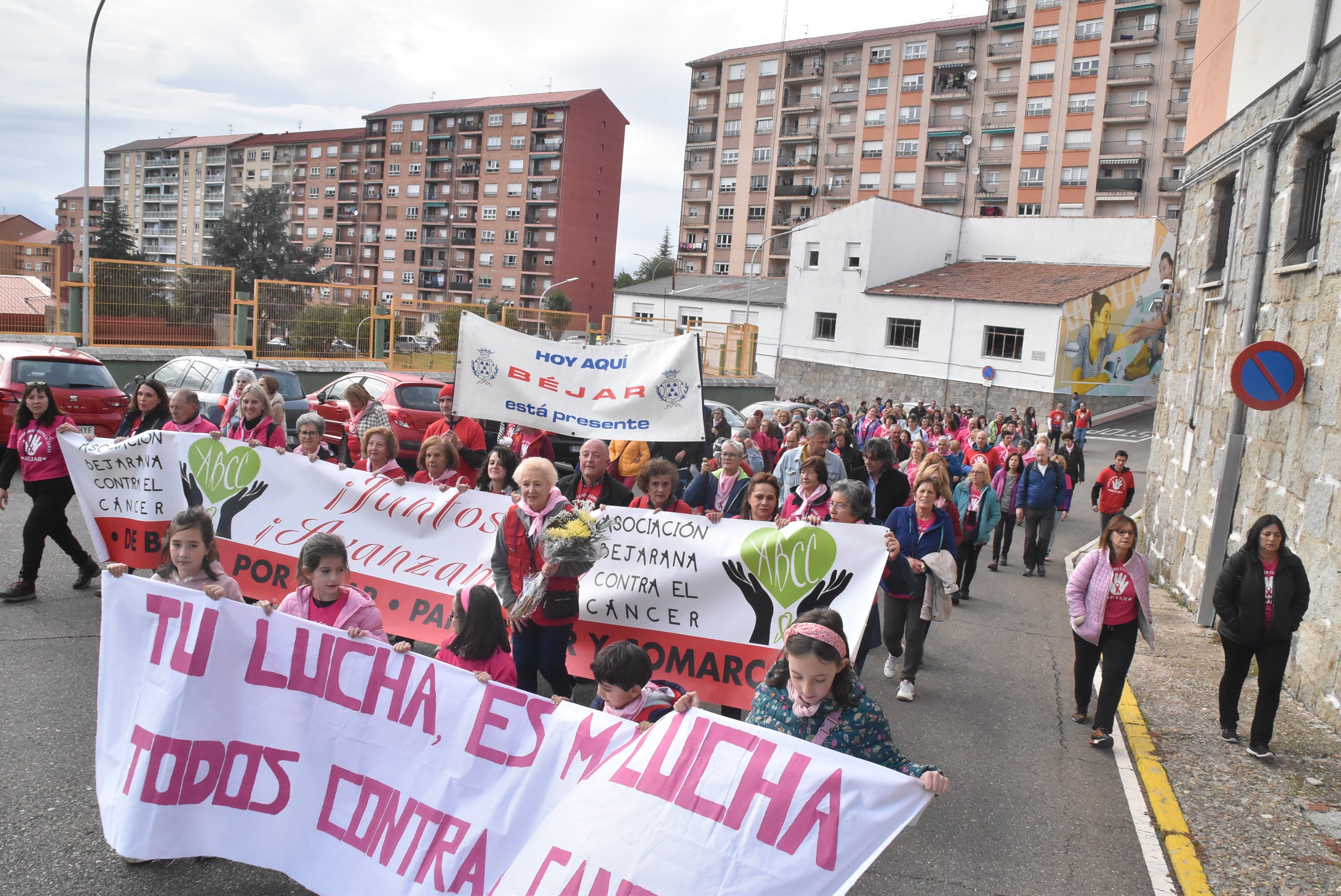 Béjar se tiñe de rosa para luchar contra el cáncer de mama