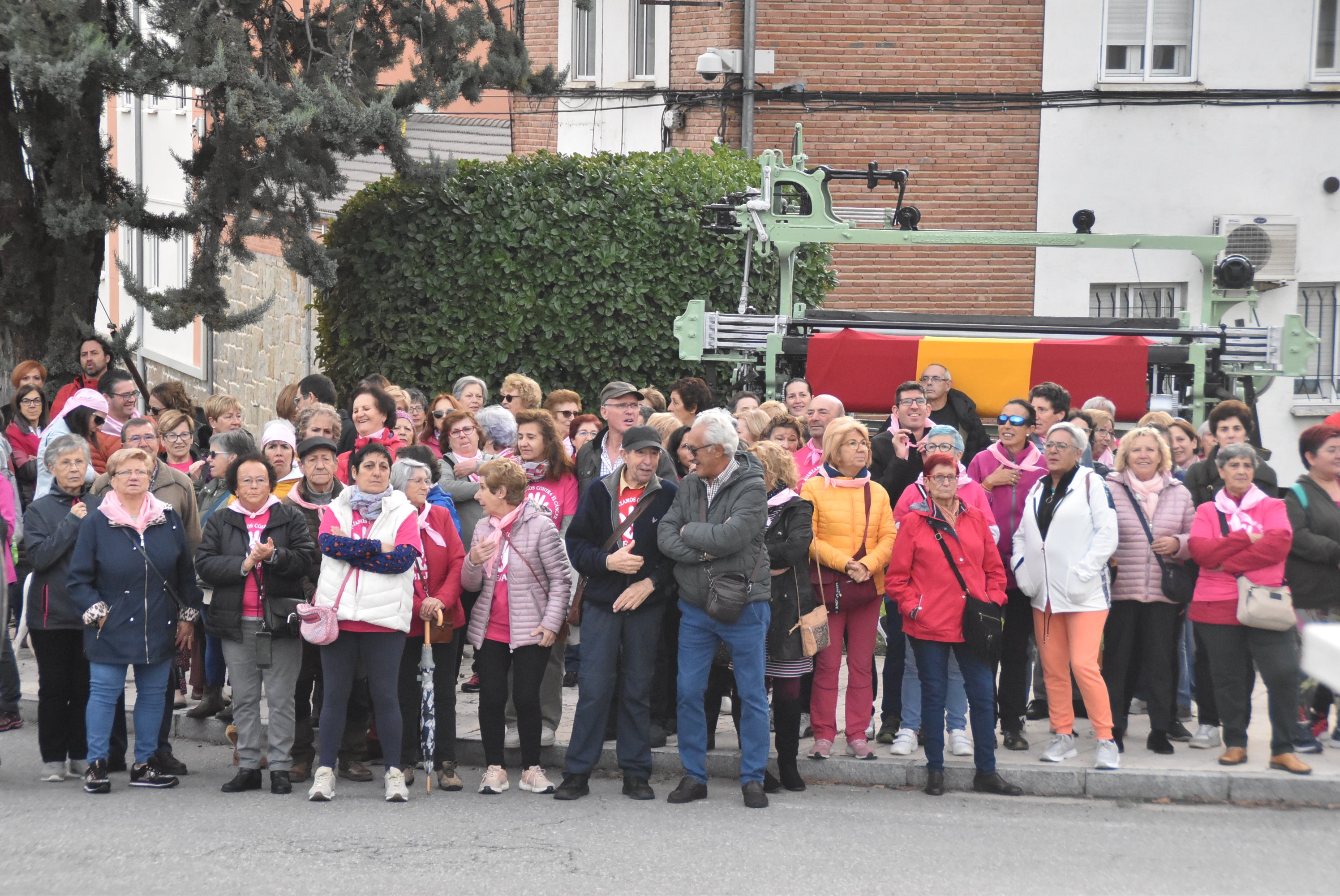 Béjar se tiñe de rosa para luchar contra el cáncer de mama