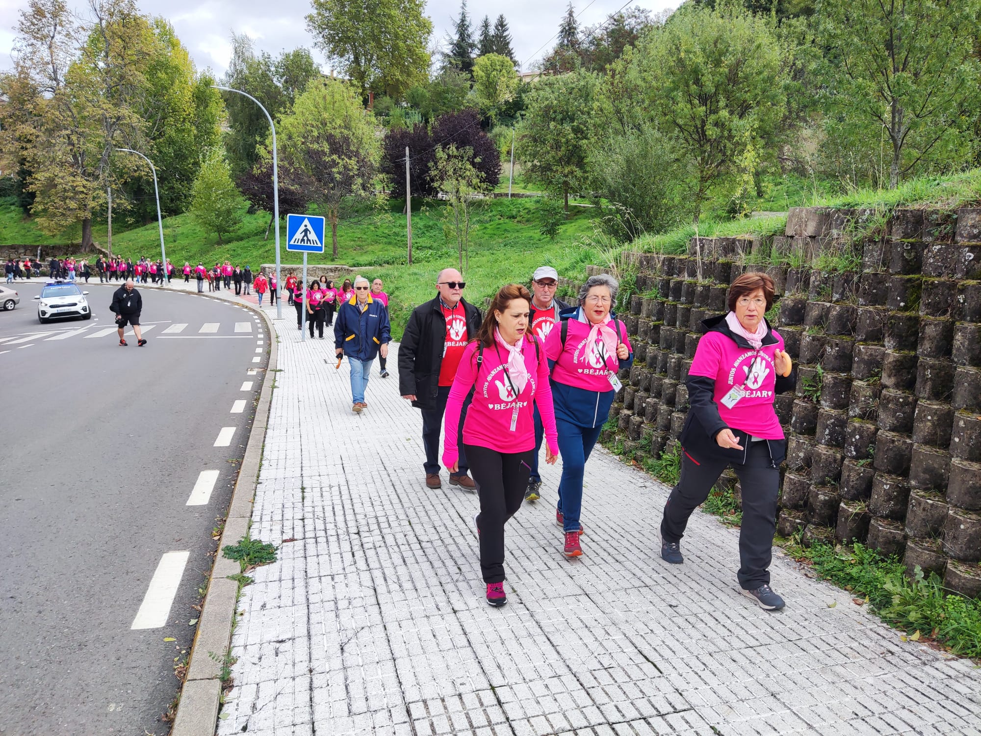 Béjar se tiñe de rosa para luchar contra el cáncer de mama