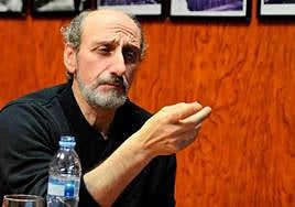 José Luis Gil, durante una entrevista.