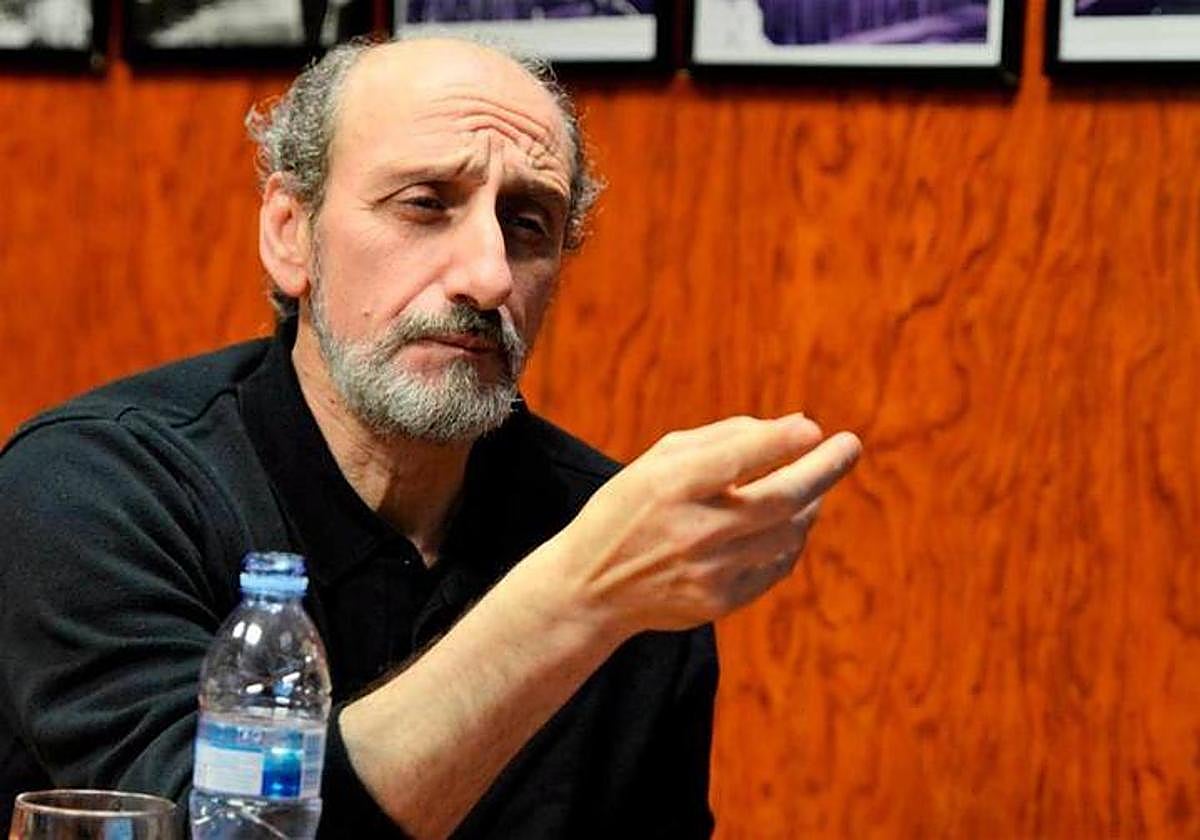 José Luis Gil, durante una entrevista.