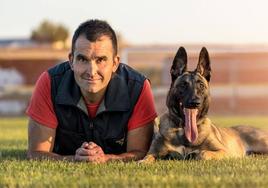 Pedro Bautista, instructor canino en Salamanca.