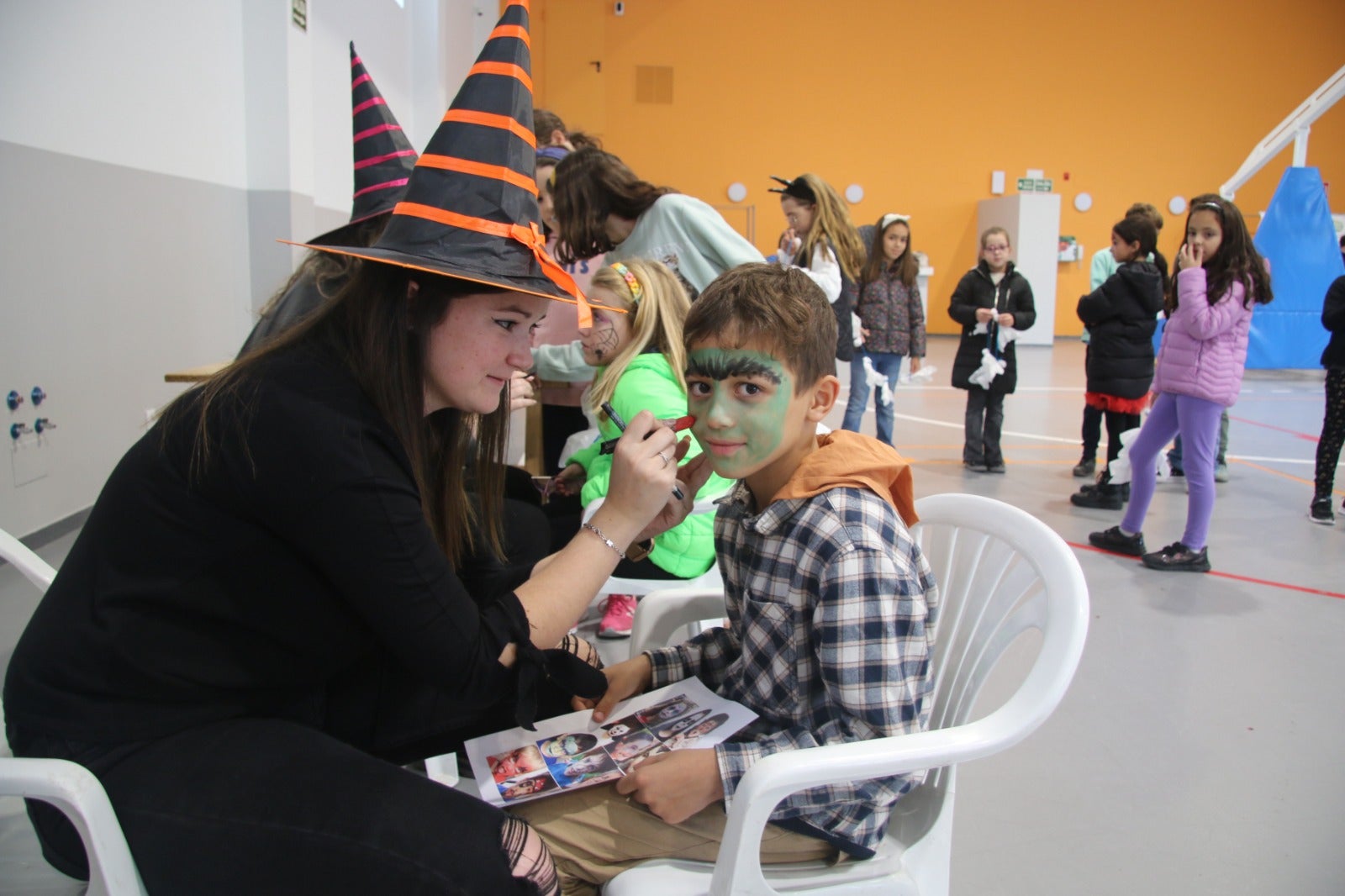 Los niños de Santa Marta, Villares, Aldeatejada y Villamayor, los primeros en celebrar la fiesta de Halloween