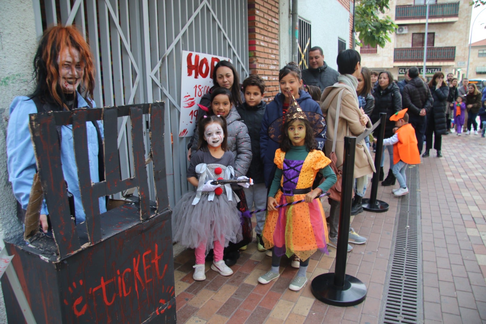 Los niños de Santa Marta, Villares, Aldeatejada y Villamayor, los primeros en celebrar la fiesta de Halloween