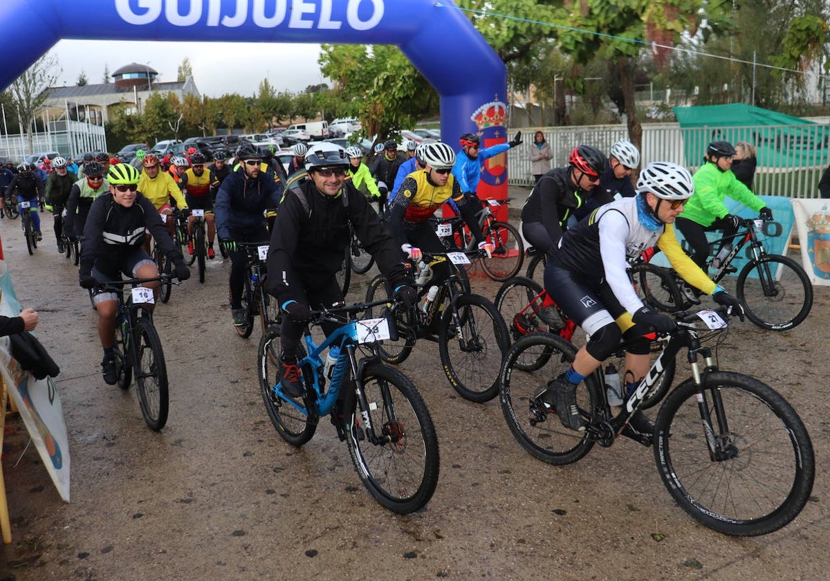 Guijuelo disfruta con la VIII Jamountain bike solidaria